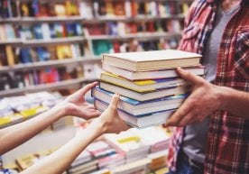 Техаснинг Сан-Антонио шаҳридаги жамоат кутубхонасига