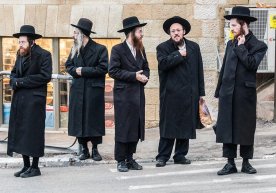 More than a thousand Orthodox Jews who refused military service were arrested фото