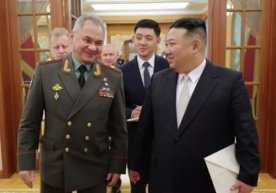 Россия мудофаа вазири Сергей Шойгу Пхеньянда КХДР раҳбари