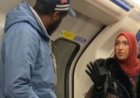 Londonda yahudiyni bezovta qilgan kishini muslima ayol to‘xtatib qoldi фото