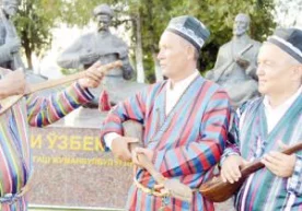 Бахшиларнинг чиқишларини ойнаи жаҳон орқали кузатганимда,