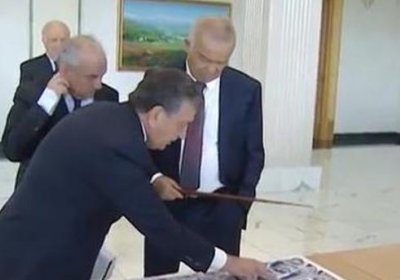 Noyob lavhalar: Karimov va Mirziyoyev Toshkentdagi o‘zgarishlarni muhokama qilgan (video) фото