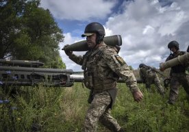 © AP Photo / Evgeniy Maloletka Россия Федерацияси