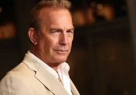 Америкалик актёр Кевин Костнер АҚШнинг собиқ президенти