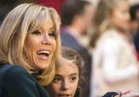 What did the first lady of France Brigitte Macron look like when she was young? фото