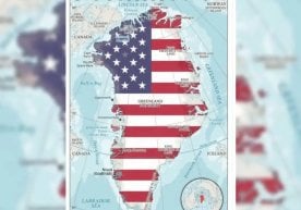 3 январь куни АҚШ байроғи рангларида бўялган Гренландия