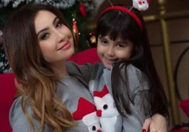 Барчамизга таниш бўлган хонанда Севинч Мўминованинг қизи