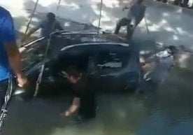 Ohangaronda ayol haydovchi Spark bilan kanalga tushib ketdi (video) фото