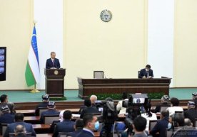 Shavkat Mirziyoyev Farg‘onada yig‘ilish o‘tkazmoqda: «Maqtov kerak emas» фото