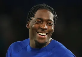 Лондоннинг «Челси» клубида тўп сурадиган марказий ҳимоячи