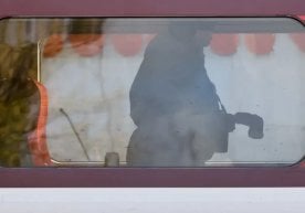 Буюк Британияда Лондон йўналишидаги поездда содир бўлган