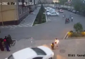 In der Stadt Andschiyan wurden zwei Kinder, die auf einem