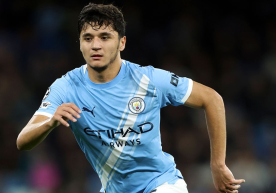 Abdukodir Khusanov, que actualmente juega con éxito para