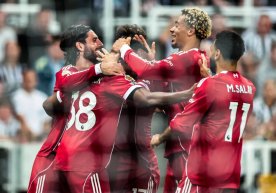 Англиянинг "Ливерпул" жамоаси кетма-кет