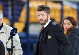 «Манчестер Юнайтед» раҳбарияти мавсум якунига қадар