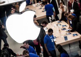 Apple Store’нинг 24 ёшли ходими Рубэн Профит бир қатор