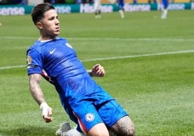 Лондоннинг "Челси" клуби яримҳимоячиси Энцо