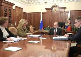 Putin koronavirus bo‘yicha favqulodda yig‘ilish o‘tkazdi фото