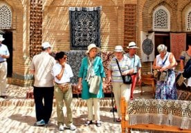 1 oktabrdan xorijlik sayyohlarning O‘zbekistonga guruh bo‘lib kelishi qo‘llab-quvvatlanadi фото