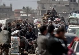 BMT: Isroil hujumlari oqibatida 800 mingga yaqin falastinlik Rafahni tark etdi фото