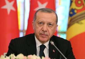Turkiyada Erdo‘g‘anni haqorat qilgan keksa erkak antiqa yo‘l bilan jazolandi фото