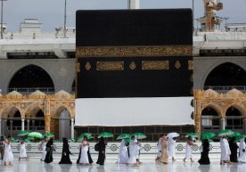 Saudiya Arabistoni chet elliklarga Umra ziyoratini amalga oshirishga ruxsat berdi фото