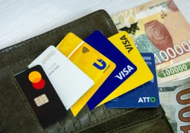 Энди Ўзбекистонда банклар пластик карта ҳисобидан