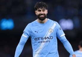 El Barcelona planea incorporar al defensa del Manchester