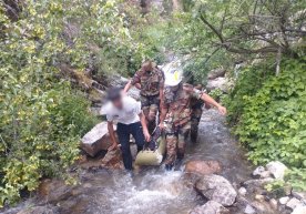 Toshkent viloyatida tog‘da jarohat olgan fuqaro qutqarildi фото