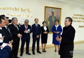 Shavkat Mirziyoyev poytaxtdagi ijtimoiy ob’ektlar bilan tanishmoqda фото