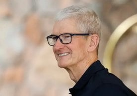 Apple бош директори Тим Кук ходимларга мурожаат қилиб,