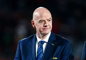 У ўзини ислоҳотчи деб ҳисоблайди, Ливан фуқаролигини олган