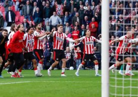 Знаменитая голландская футбольная команда ПСВ Эйндховен