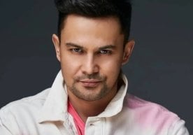 Ижтимоий тармоқларда хонанда Жасур Умировнинг жонли эфир