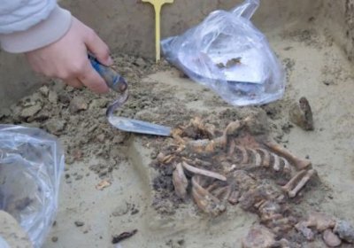 Arxeologlar paleolit davrida yashagan bolakay jasadi qoldiqlarini topishdi: uning yoshi 11 mingda! фото