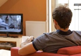 Fotoğraf: Men’s Life Televizyon programlarını izlemeye