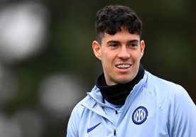 «Барселона» жамоаси Италиянинг «Интер» клуби ҳимоячиси