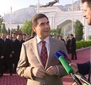 Туркманистон президенти: "Чавандозлик менга сиёсатда ҳам ёрдам беради" (видео) фото