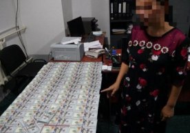 Gulistonda o‘z farzandini 17 000 AQSH dollariga sotayotgan ayol qo‘lga olindi фото