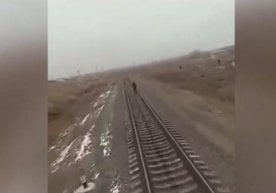 2019 йил 5 январь куни Нукусда қулоғида қулоқчин бўлган 17