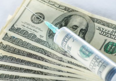 Nyu-York rasmiylari koronavirusga qarshi emlanganlarga yuz dollardan bermoqchi фото
