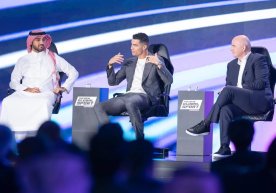 Cristiano wants to own "Valencia" - sponsored by Mohammed bin Salman фото