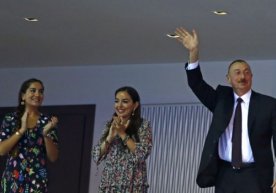 Ozarbayjon prezidenti Ilhom Aliyevning qizlari pul