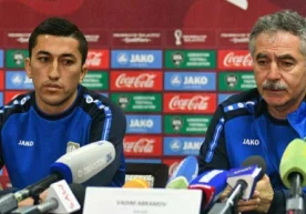 2011 йилги Осиё Кубогида Вадим Абрамов Одил Аҳмедовни