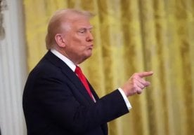 АҚШ президенти Дональд Трамп Россия раҳбари Владимир