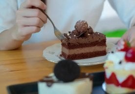 Олимлар аниқлашича, кимдир ширинлик ейишаётганини кузатиш