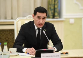 Фото: Turkmen.news Сердар Бердимуҳамедов яқин қариндоши