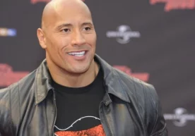 Аввал таниқли рестлер бўлган, ҳозирда америкалик машҳур