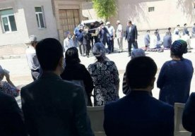Qoraqalpog‘istonliklar Musa Yerniyazov bilan vidolashmoqda (foto, video) фото