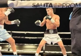 Professional boksning super yengil vazn toifasida (63,5